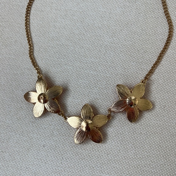 Pink Statement Necklace - Picture 5 of 5